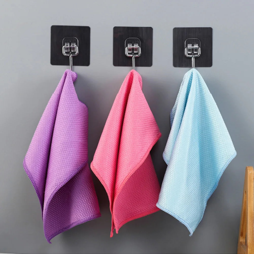 Microfiber Cleaning Cloth for Glass Kitchens and Automobiles