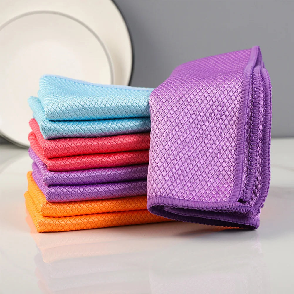 Microfiber Cleaning Cloth for Glass Kitchens and Automobiles