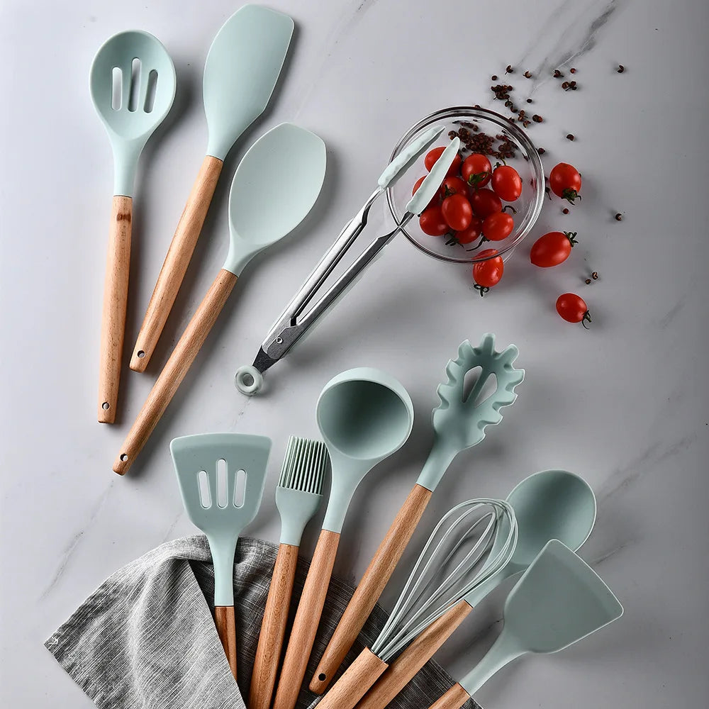 1PC Silicone Wood Turner Soup Spoon Spatula Brush Scraper Pasta Server Egg Beater Kitchen Cooking Tools Kitchenware Green/Pink.